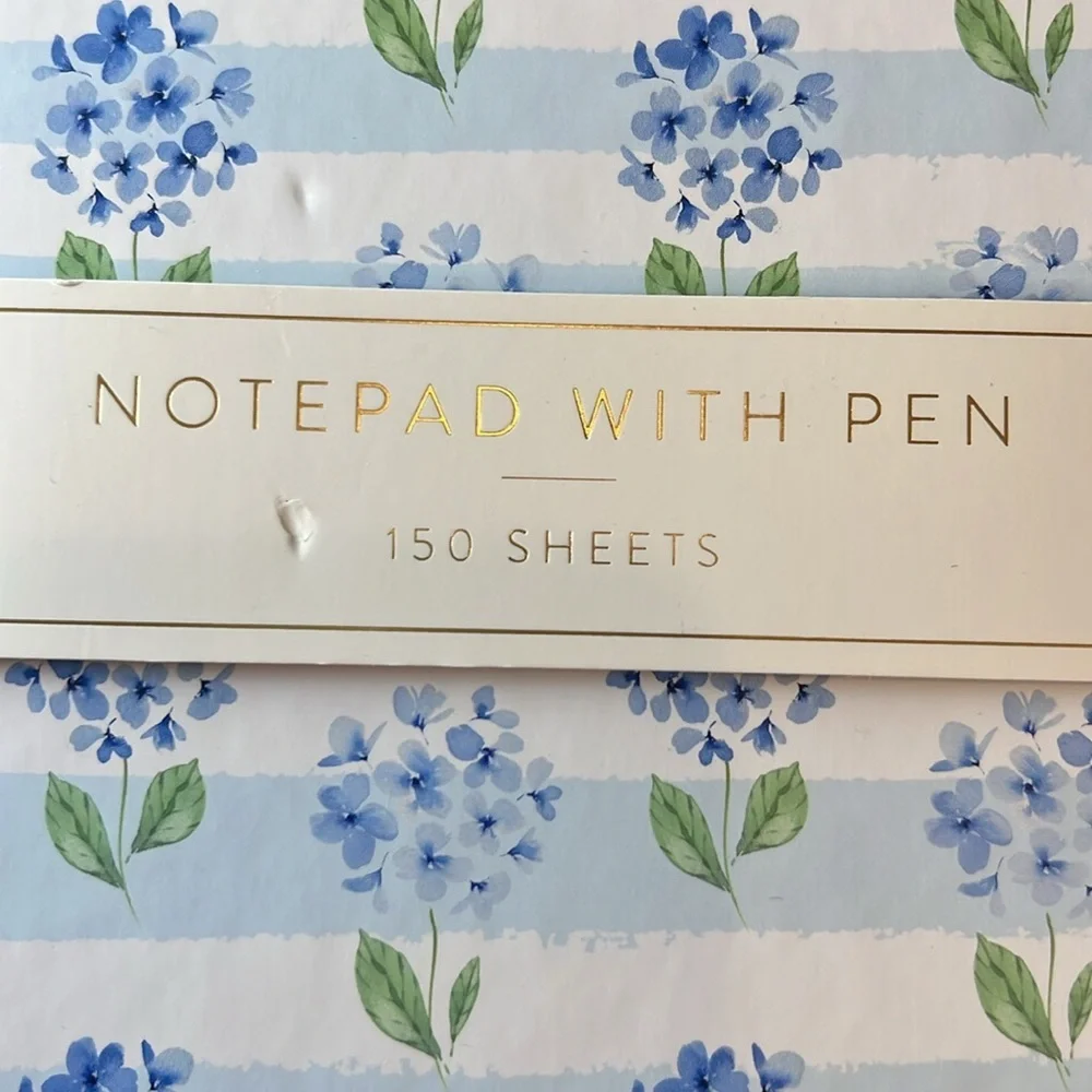 Floral 💙🩵 Notepad with Pen 150 sheets blue and white hydrangeas
